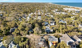 322 6TH St, Atlantic Beach, FL 32233
