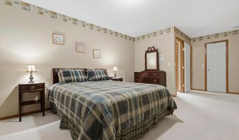 2751 Rivers Bluff Ln, Anoka, MN 55303