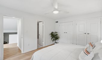 8901 BATTERY Pl 34, Bethesda, MD 20814