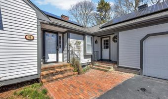 52 Clubhouse Dr, Bourne, MA 02532