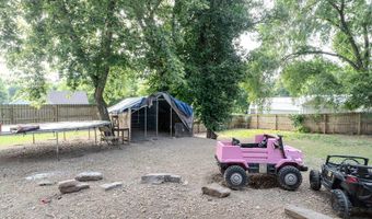 517 W 3rd St, Anderson, MO 64831