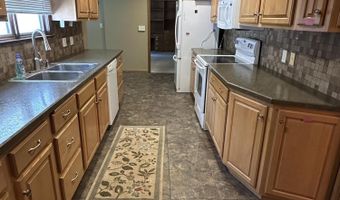 1323 N 3rd St, Aberdeen, SD 57401
