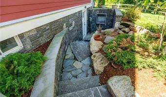 15 Castle St 9, East Greenwich, RI 02818