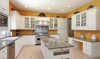 6 Hayes Ct, Atlantic Highlands, NJ 07716