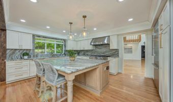 7708 Creekwood Ln, Amberley, OH 45237