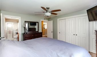 33 Rosewood Ln, Cumberland, RI 02864