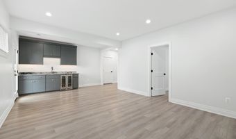 924 28TH St S, Arlington, VA 22202