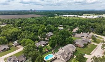 1330 Evergreen Dr, Bartlesville, OK 74006