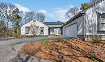 52 Clubhouse Dr, Bourne, MA 02532
