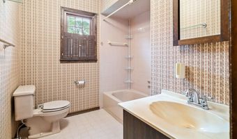 19 Galloping Cir, Belford, NJ 07718