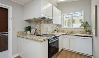 667 Uluoa St A, Kailua, HI 96734