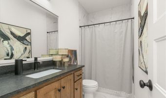 14450 Aurora Ln, Basehor, KS 66007