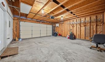 5390 Savannah Dr, Ashtabula, OH 44004