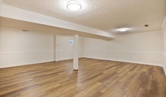 8614 BRAEBURN Dr, Annandale, VA 22003