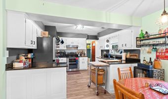 1 Country Manor Rd, Beaufort, SC 29906