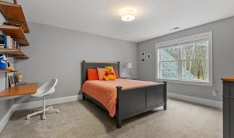 15 Hubbard Ln, Bolton, MA 01740