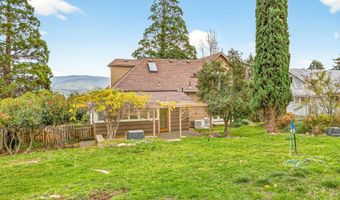 527 Chestnut St, Ashland, OR 97520
