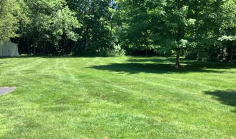 668 Huckleberry Hill Rd, Avon, CT 06001