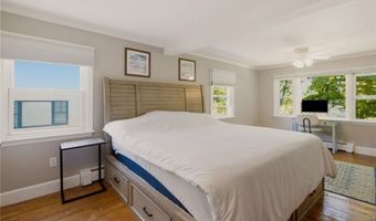 10 Kerins Ter, Newport, RI 02840