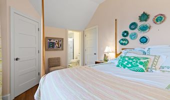 27 Prospect Hill Rd, Branford, CT 06405