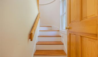 7 Greenway Ct, Bar Harbor, ME 04609