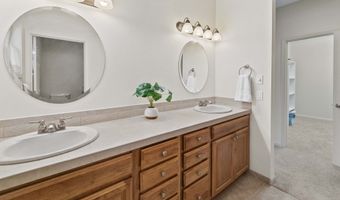 230 Roundhouse Rd, Astoria, OR 97103