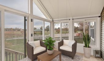 2660 Harnish Dr, Algonquin, IL 60102