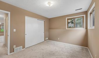 1386 Arden View Dr, Arden Hills, MN 55112