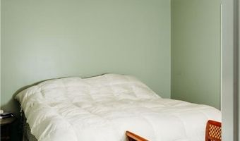 16 Ward Ave, Middletown, RI 02842