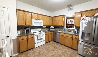 1010 Avenue J, Abernathy, TX 79311