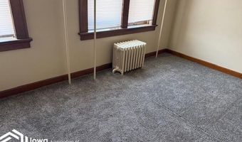 220 W State St, Algona, IA 50511