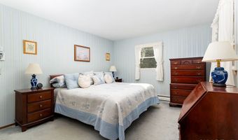 13 Elmar Dr, Danbury, CT 06811