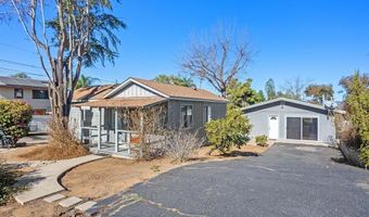 245 W Kalmia St Unit 1 & Unit 2, Fallbrook, CA 92028