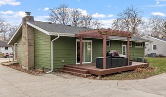 303 5th Street Pl SE, Altoona, IA 50009