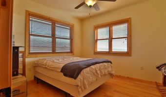 142 Tolman Rd, Clark, WY 82435
