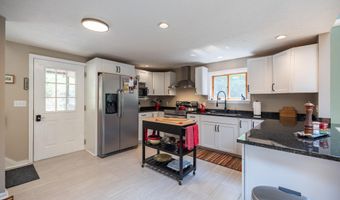 648 Beech Hill Rd, Auburn, ME 04210