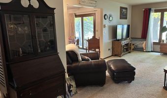 107 Golf Course Dr, Armstrong, IA 50514
