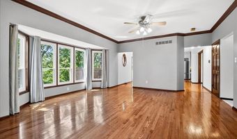 465 Redwood Forest Dr, Ballwin, MO 63021