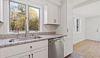 472 Dunn Rd, Belgrade, ME 04917