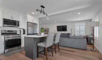 28 Ashley St, Cranston, RI 02920