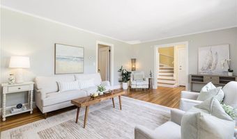 75 Markwood Dr, Barrington, RI 02806