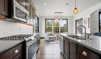 1013 HARVEST Trl, Appleton, WI 54913