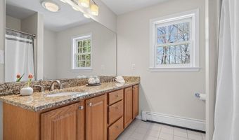 7 Woodfield Rd, Acton, MA 01720