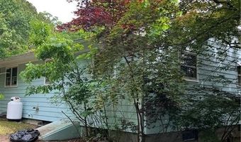 1369 Hope Rd, Cranston, RI 02831