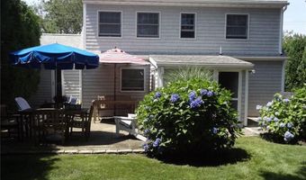 140 Treasure Rd, Narragansett, RI 02882