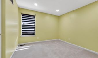 567 Brook Meadow Dr, Ballwin, MO 63021