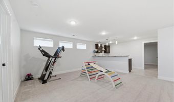 1113 W Lakeway Ct, Andover, KS 67002