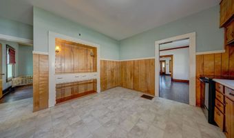 805 W 4th St, Bicknell, IN 47512
