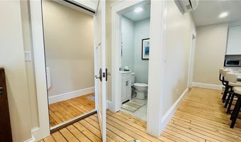 35 Memorial Blvd 1, Newport, RI 02840