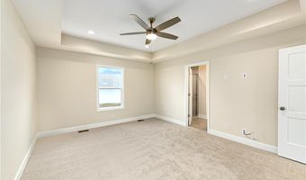 1640 Grayhawk Dr, Basehor, KS 66007